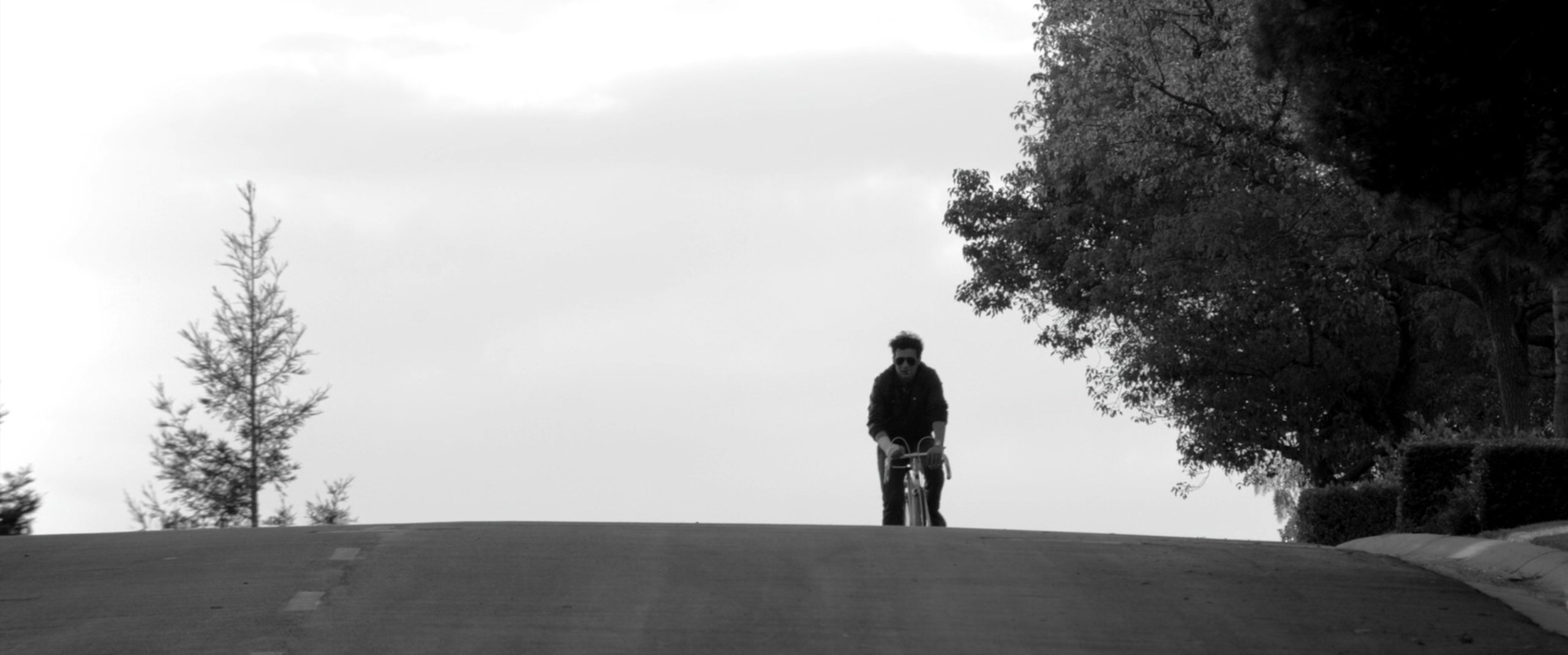 A Girl Walks Home Alone at Night 00:09:53