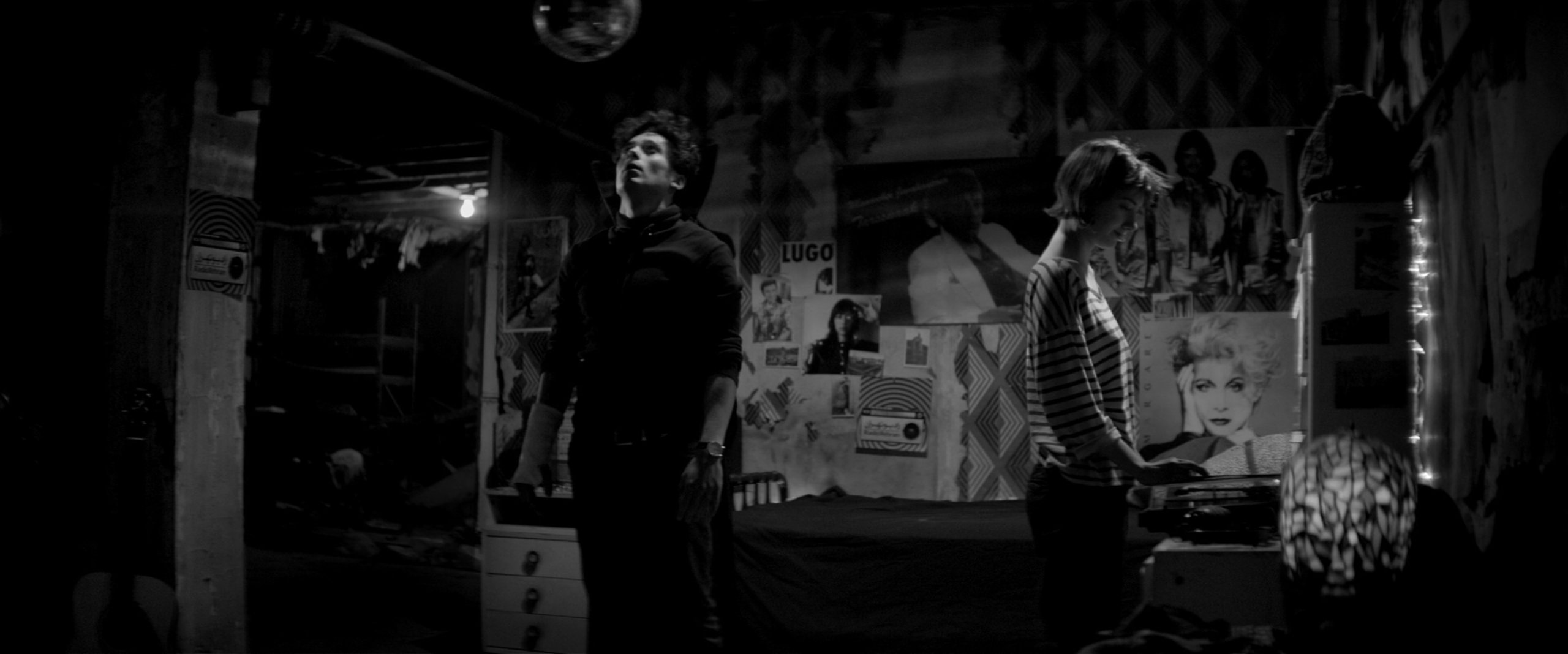 A Girl Walks Home Alone at Night 00:52:28