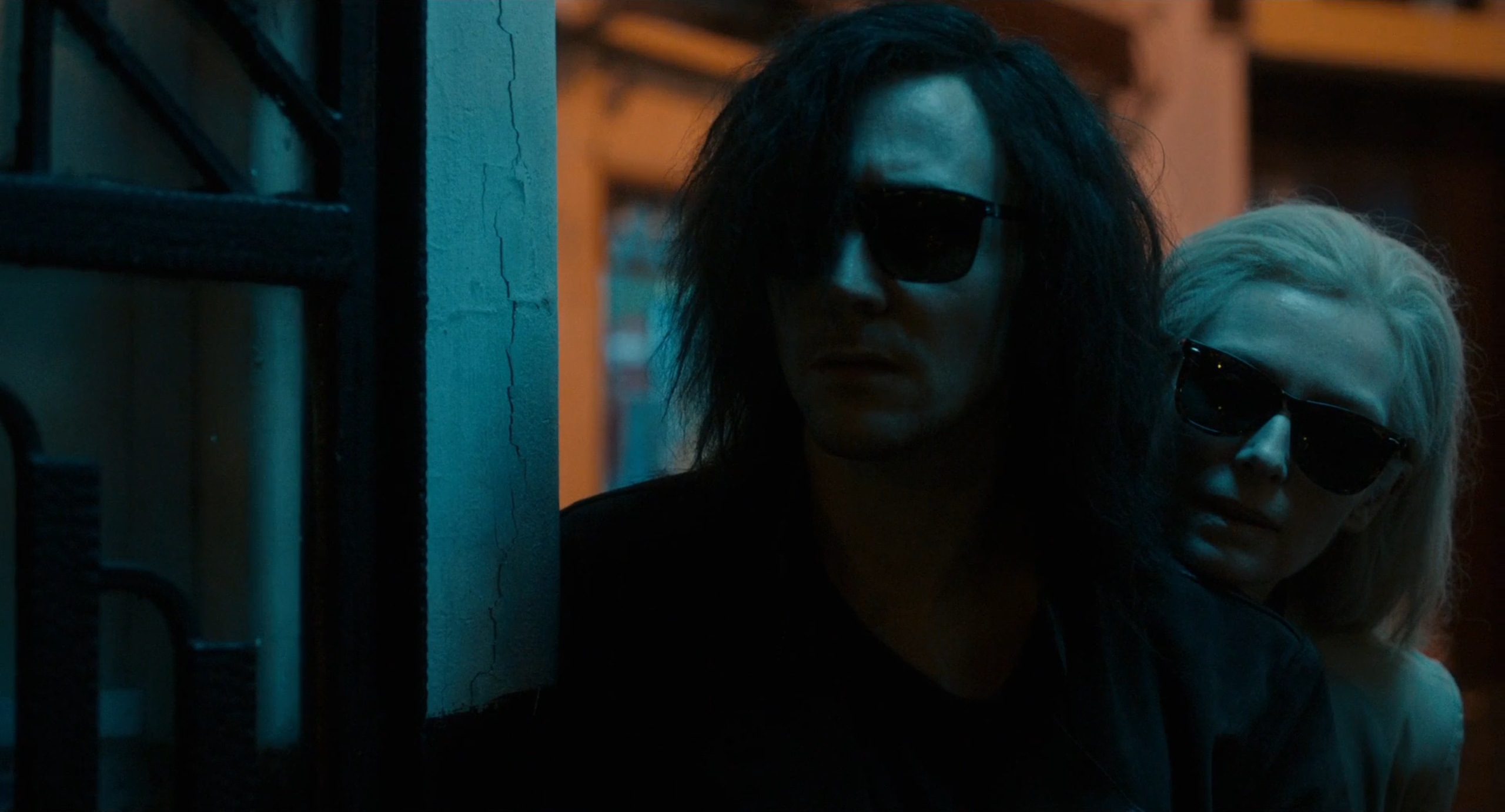Only Lovers Left Alive 01:50:50